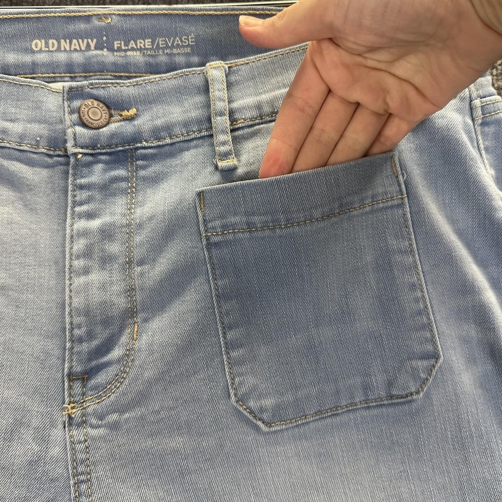 Old Navy Jeans Womens 16 Regular Light Wash Flare Crop Mid Rise Stretch Denim - Picture 5 of 14